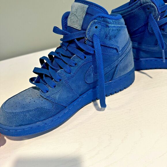 Nike Air Jordan 1 Retro High Blue Suede Sneakers Youth Size 6 - Picture 2 of 6